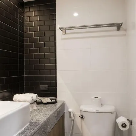 B Stay Hotel Bangkok Exterior photo